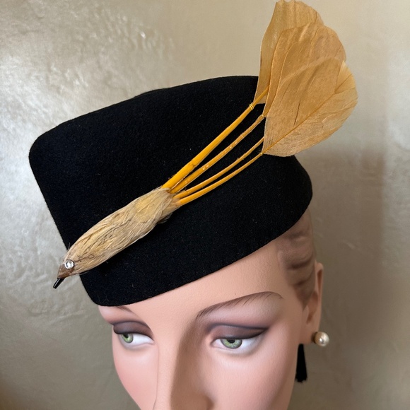 ICONIC 1940s\' BLACK FELT HAT main image 11